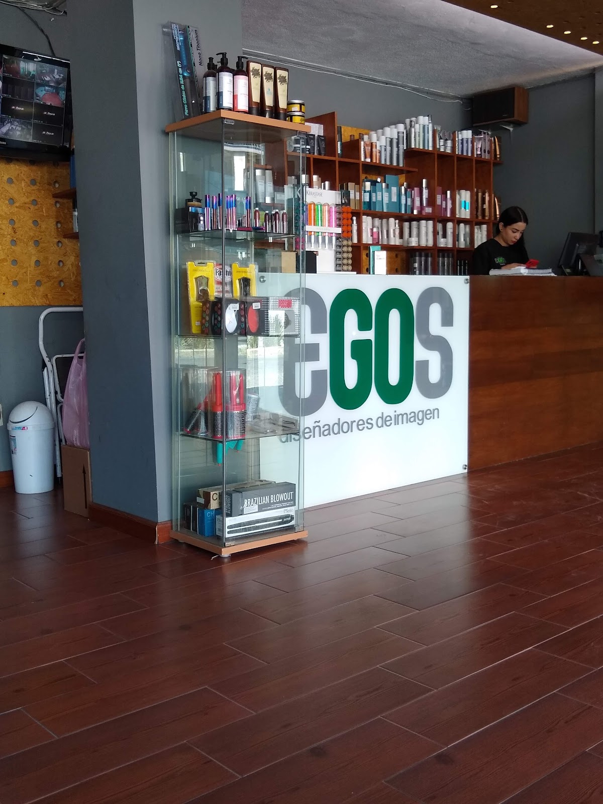 EGOS salón